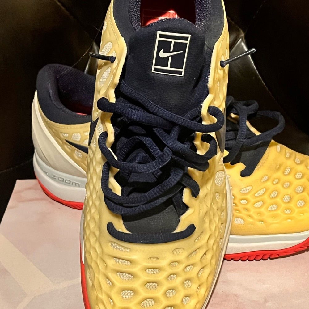 Nike Yellow Navy pink Athletic Shoe